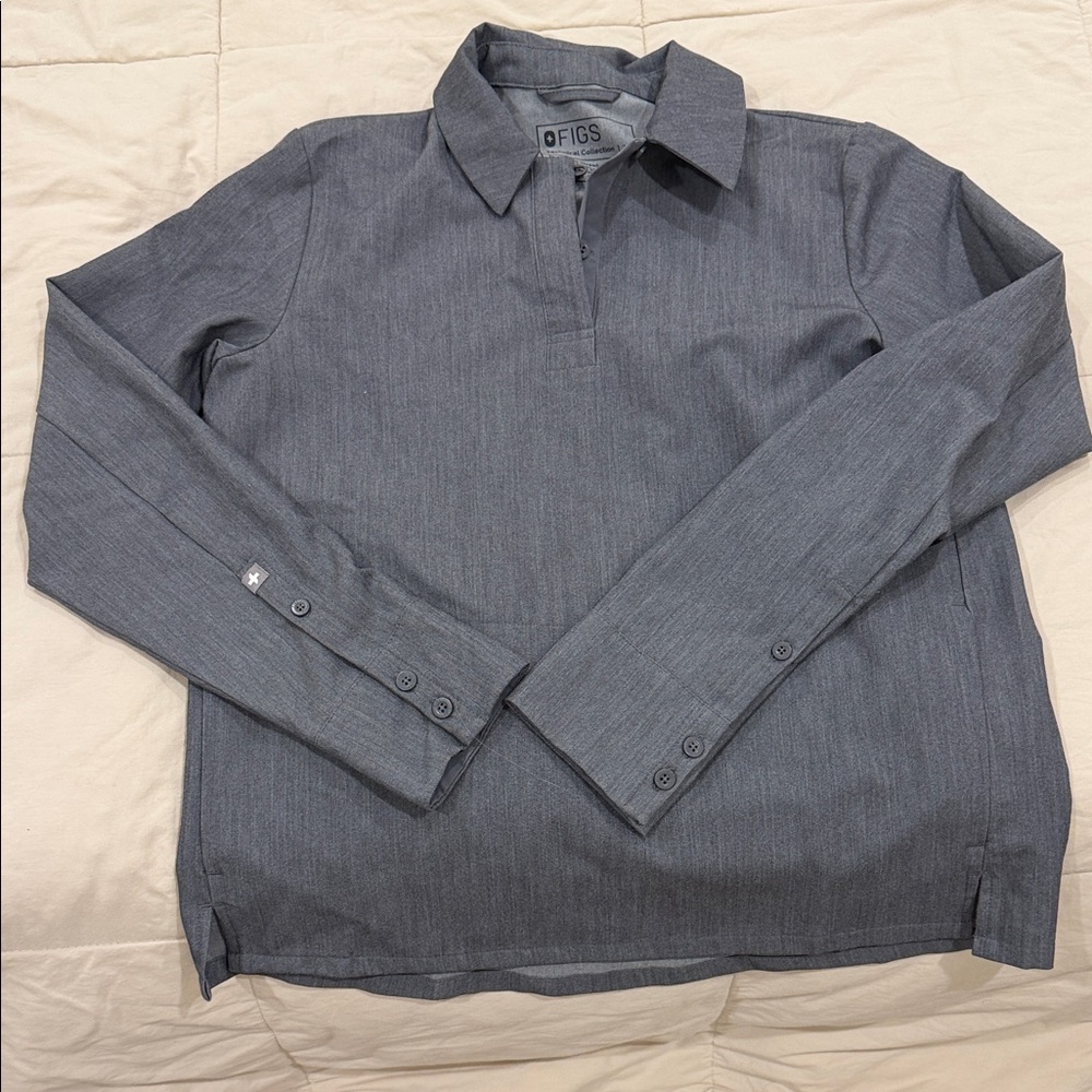 FIGS Women’s Gray Shirt